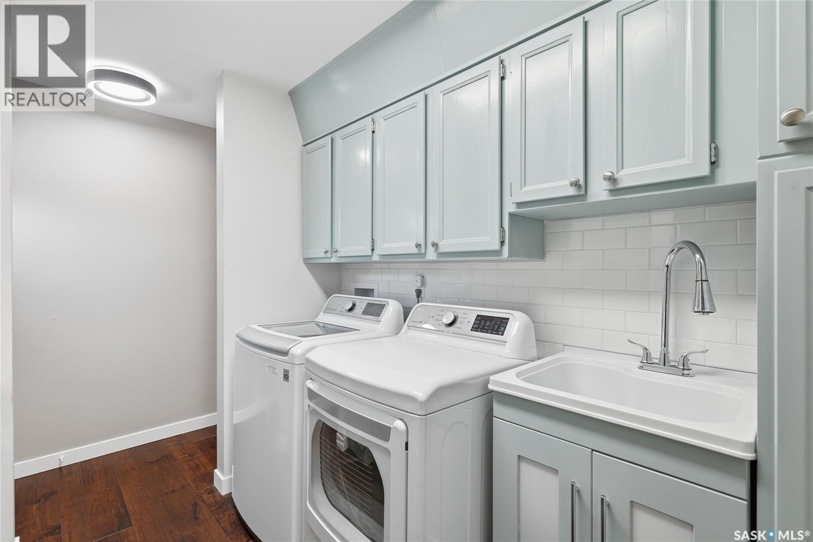 404 Dalgliesh Drive, Regina, SK - Indoor Photo Showing Laundry Room