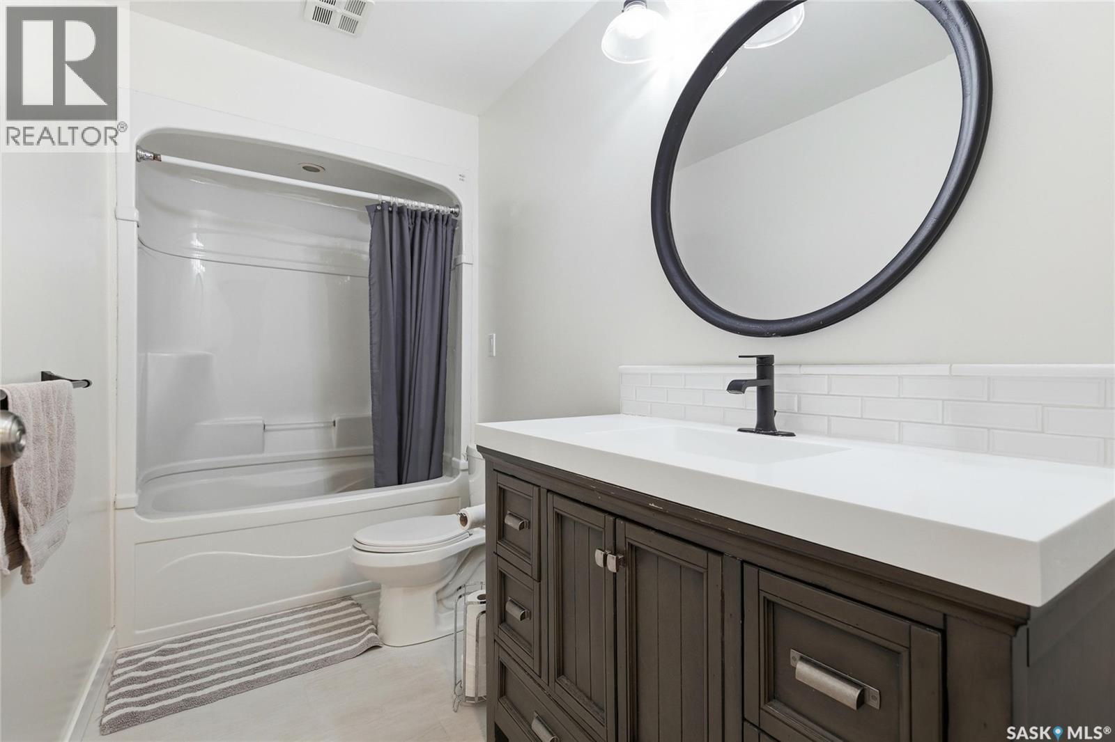 404 Dalgliesh Drive, Regina, SK - Indoor Photo Showing Bathroom