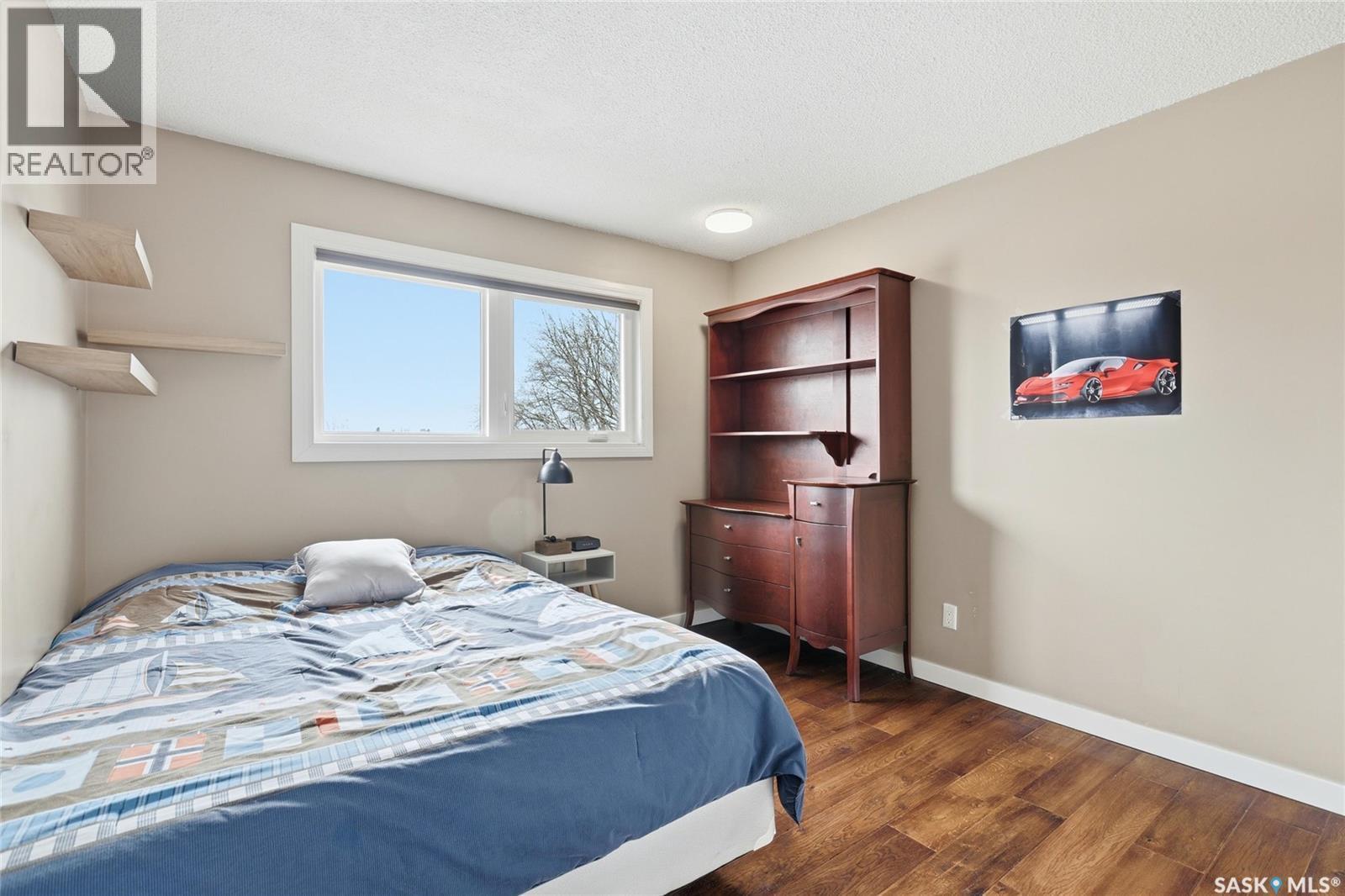404 Dalgliesh Drive, Regina, SK - Indoor Photo Showing Bedroom