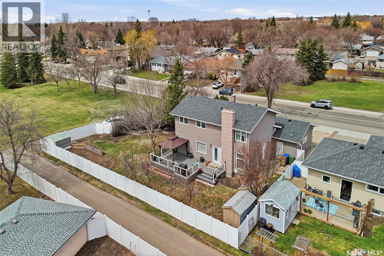 404 Dalgliesh Drive, Regina, SK - Outdoor