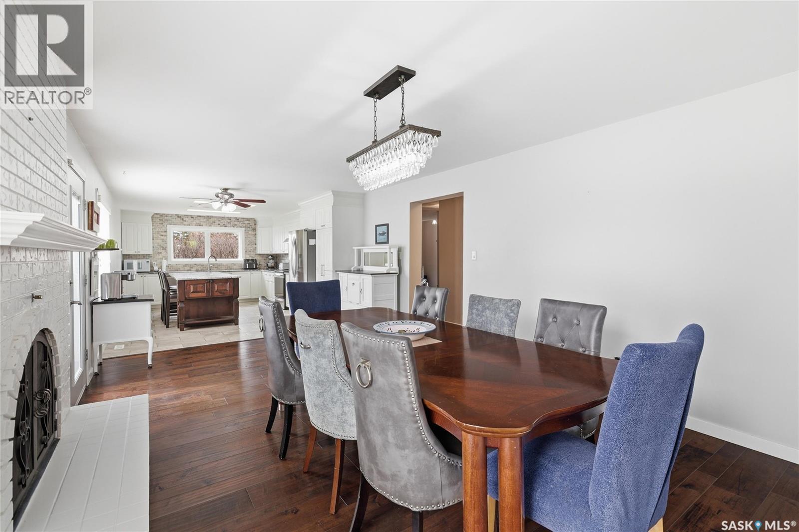 404 Dalgliesh Drive, Regina, SK - Indoor Photo Showing Dining Room