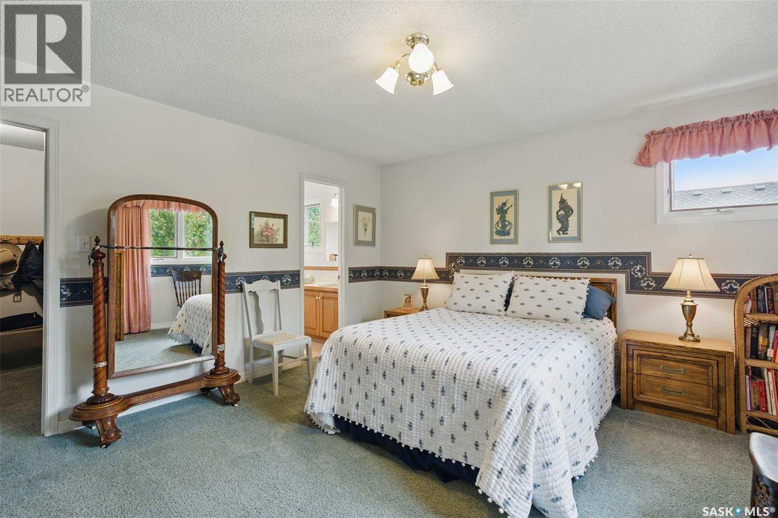 5052 7Th Street, Rosthern, SK - Indoor Photo Showing Bedroom