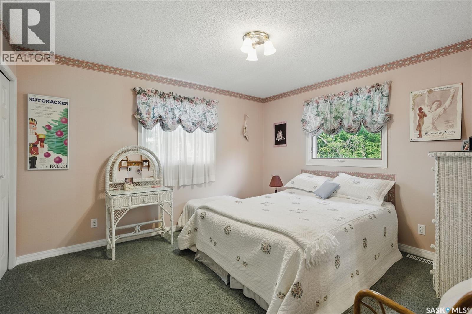 5052 7Th Street, Rosthern, SK - Indoor Photo Showing Bedroom