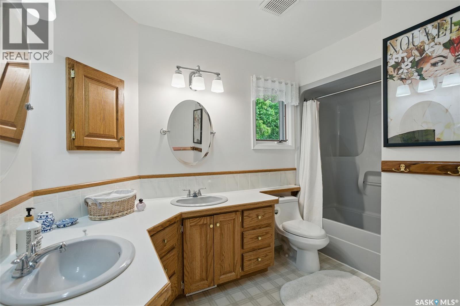 5052 7Th Street, Rosthern, SK - Indoor Photo Showing Bathroom