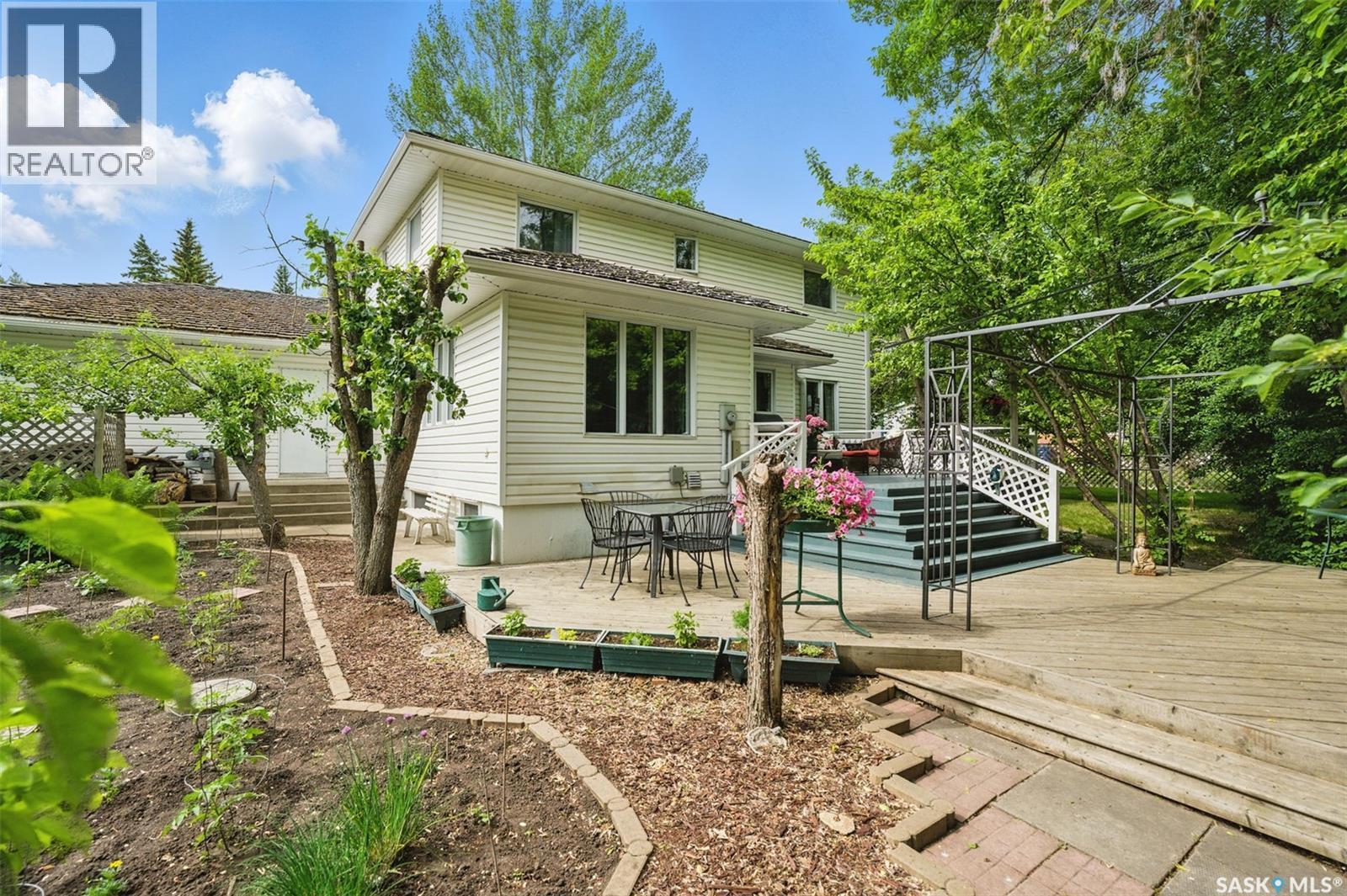 5052 7Th Street, Rosthern, SK - Outdoor With Deck Patio Veranda