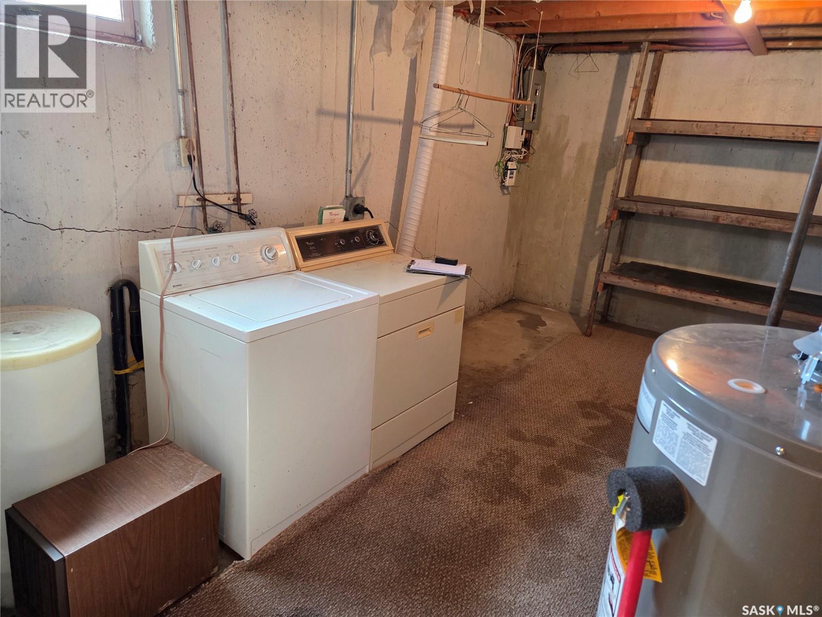 718 98Th Avenue, Tisdale, SK - Indoor Photo Showing Laundry Room