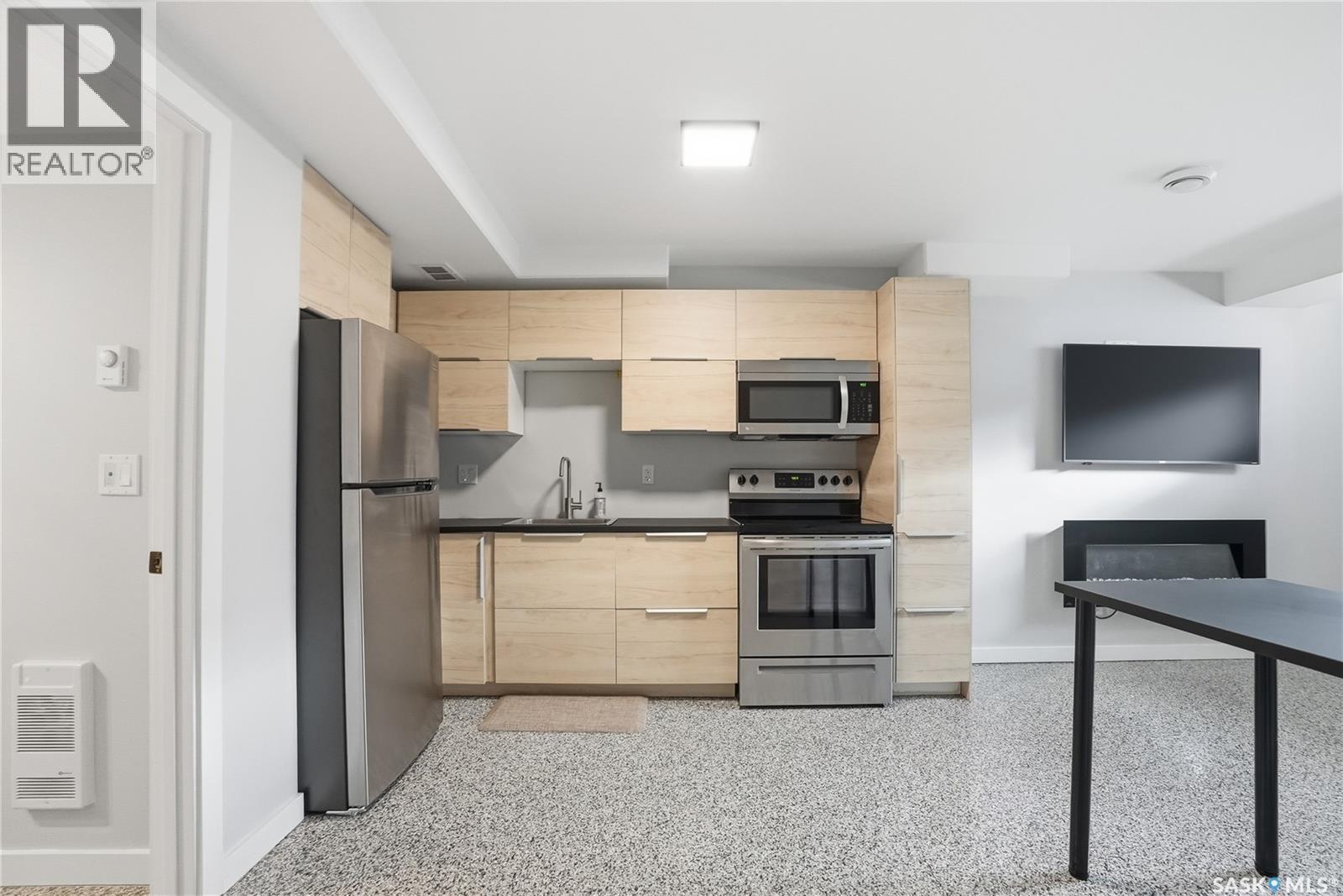 246 Aniskotaw Manor, Saskatoon, SK - Indoor Photo Showing Kitchen With Stainless Steel Kitchen