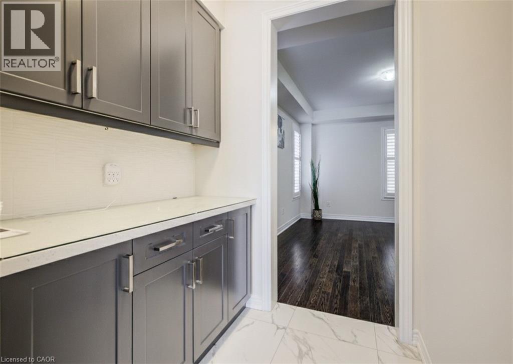 588 Beckview Crescent, Kitchener, ON - Indoor Photo Showing Other Room