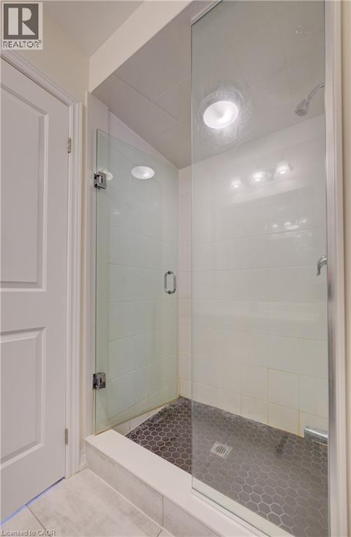 588 Beckview Crescent, Kitchener, ON - Indoor Photo Showing Bathroom
