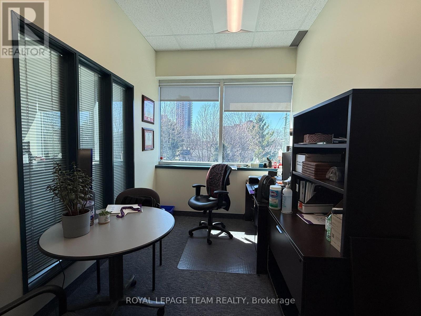 900 Morrison Drive, Ottawa, ON