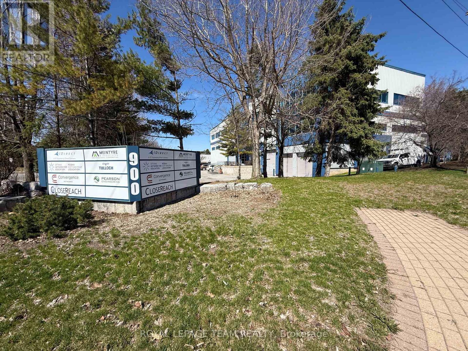 900 Morrison Drive, Ottawa, ON