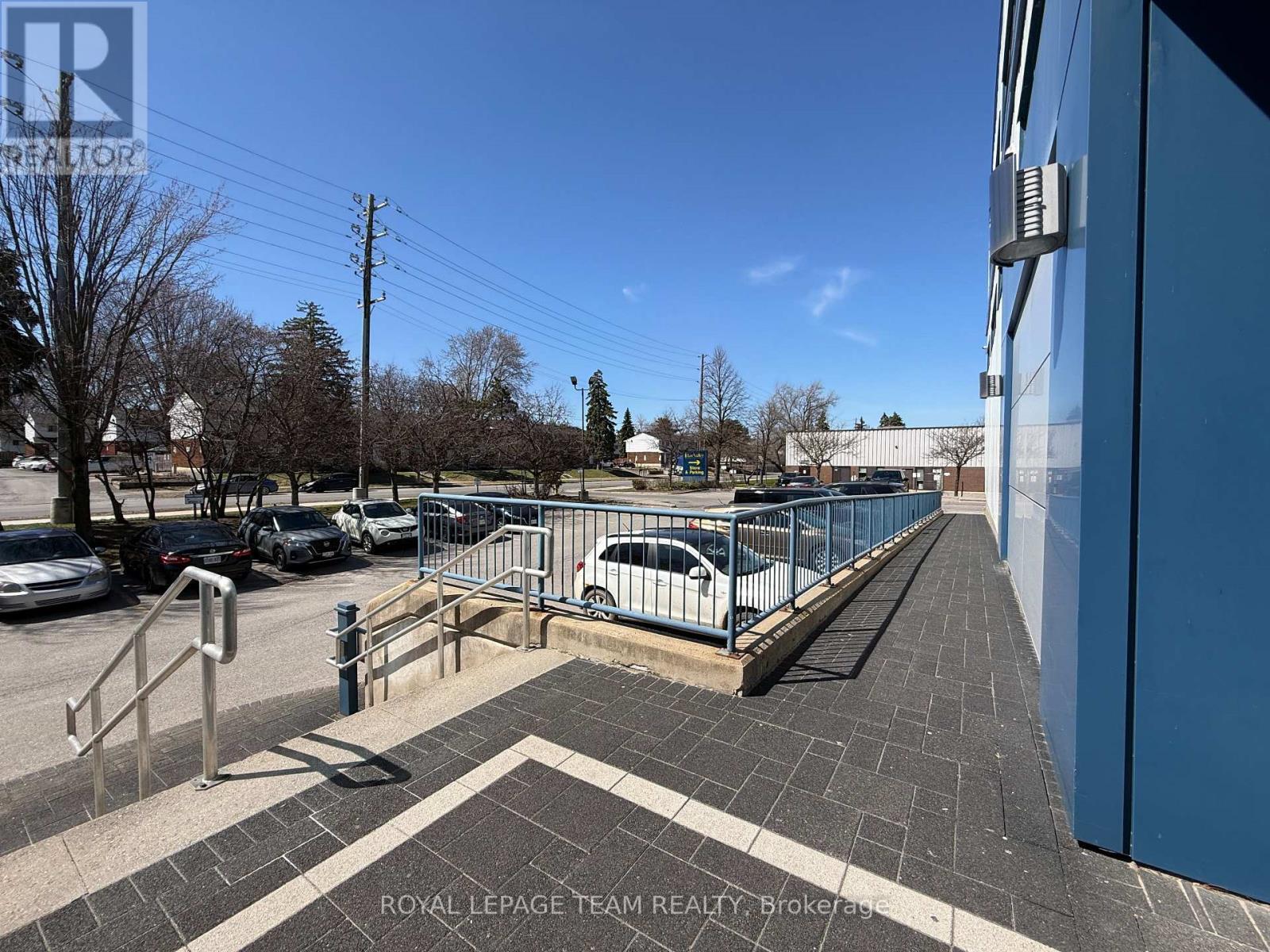 900 Morrison Drive, Ottawa, ON