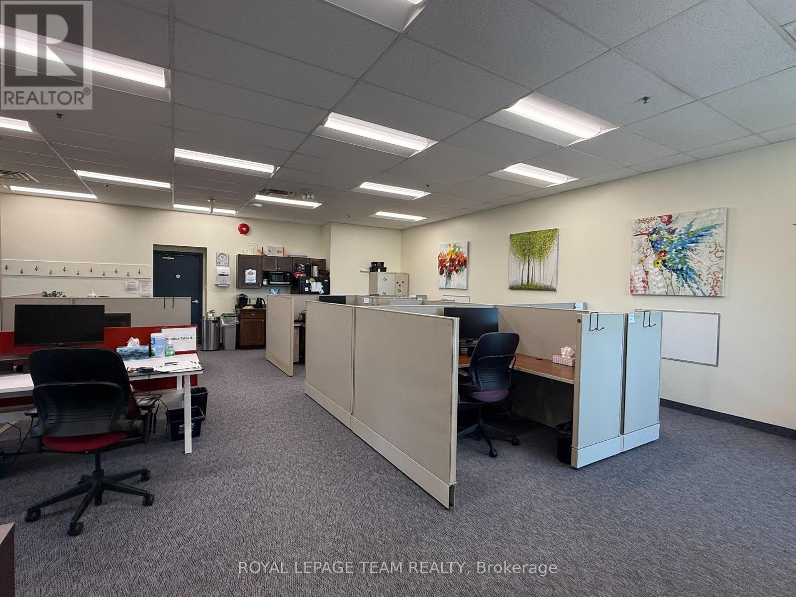 900 Morrison Drive, Ottawa, ON