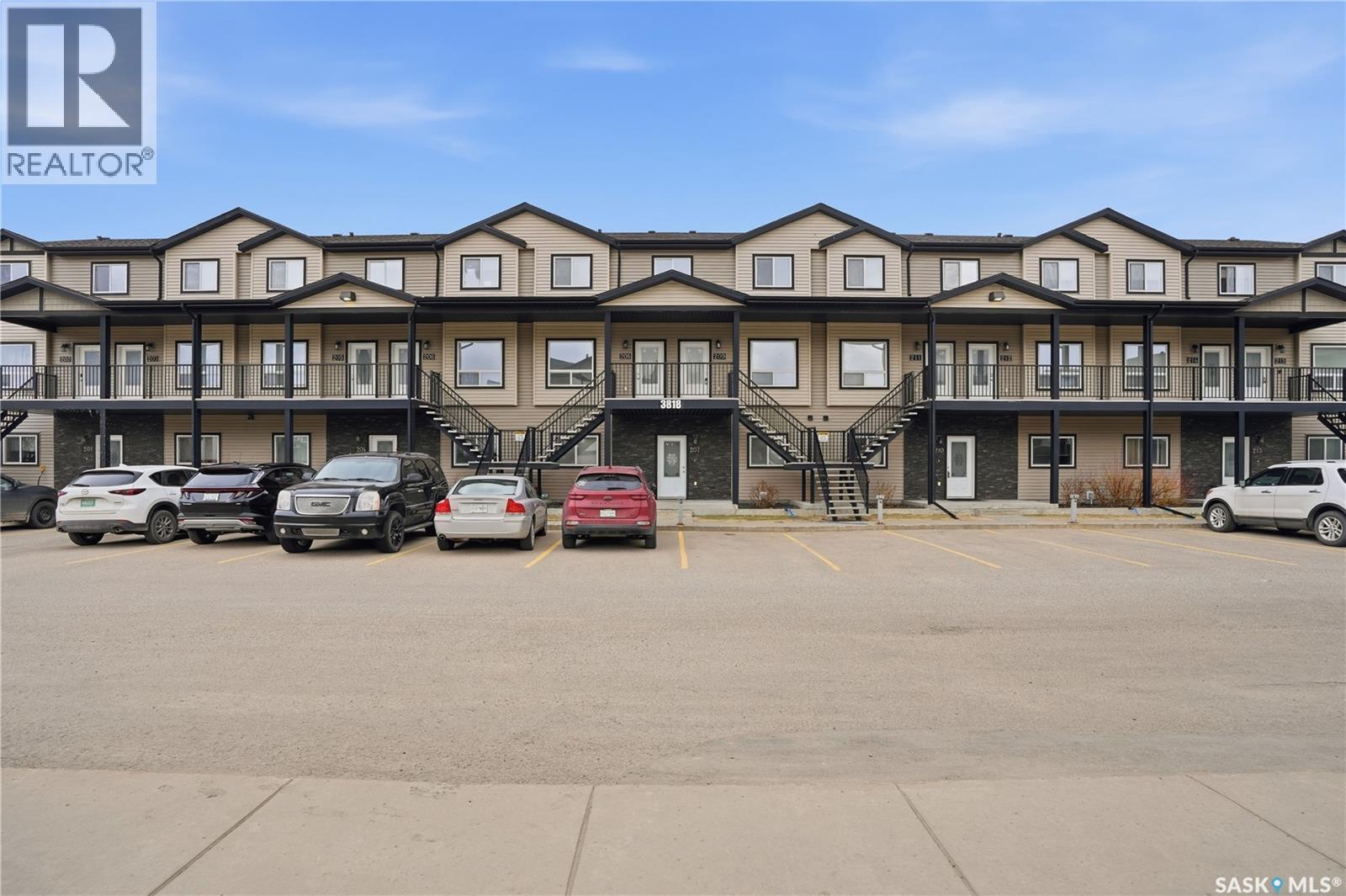 210 3818 Dewdney Avenue E, Regina, SK - Outdoor With Facade