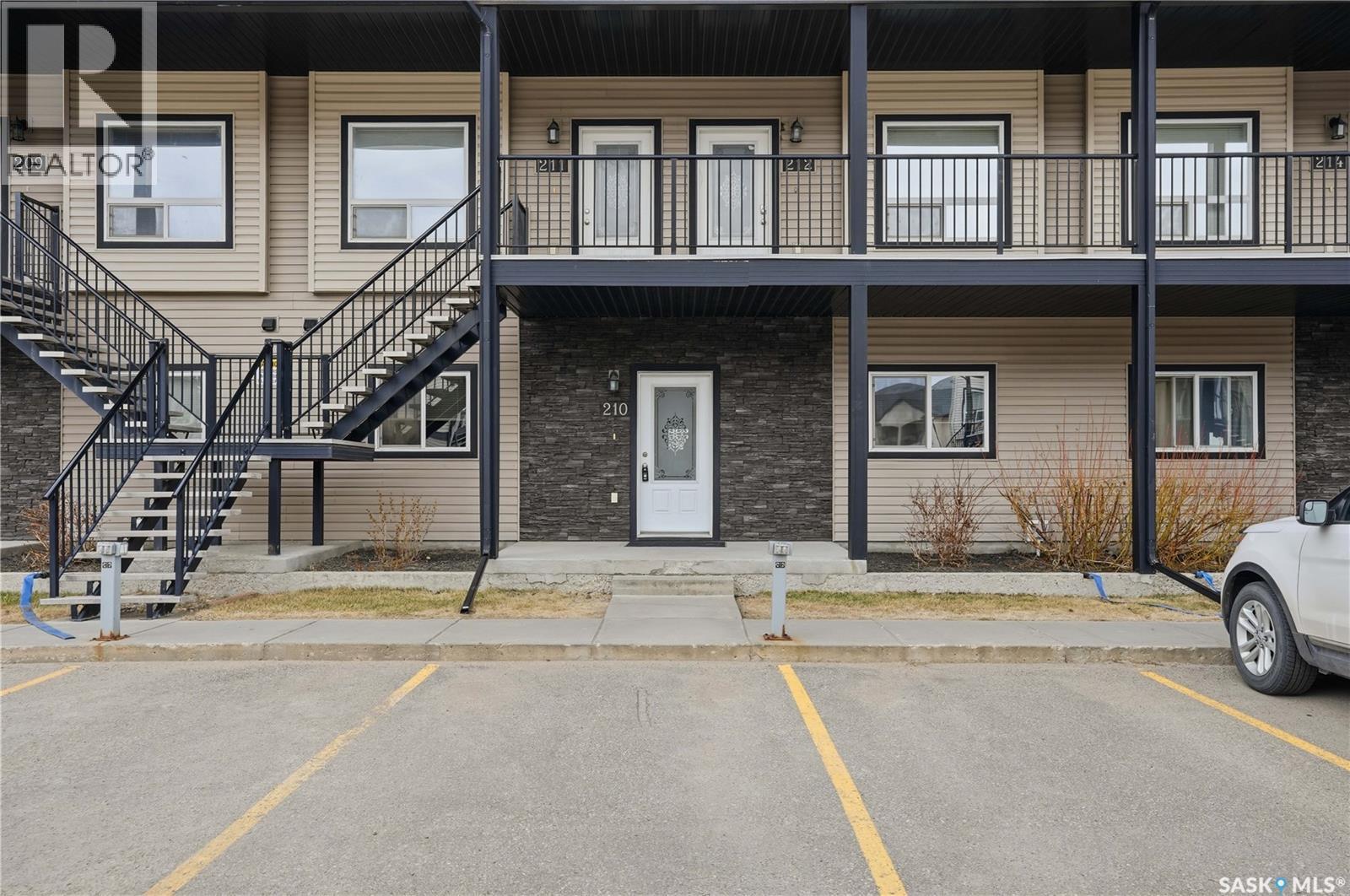 210 3818 Dewdney Avenue E, Regina, SK - Outdoor