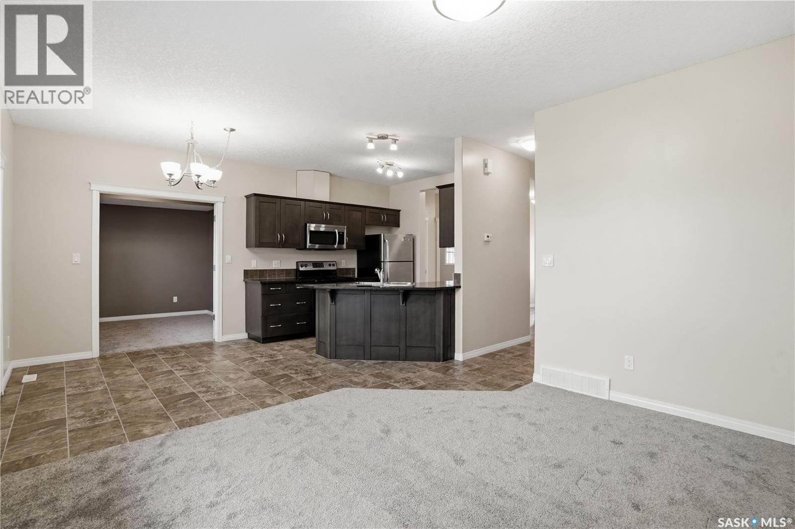 210 3818 Dewdney Avenue E, Regina, SK - Indoor Photo Showing Kitchen