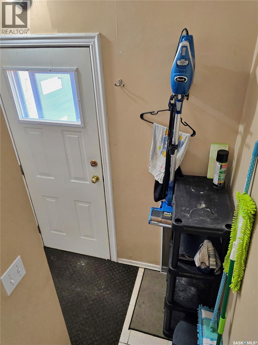 1328 Main Street, Saskatoon, SK - Indoor Photo Showing Gym Room