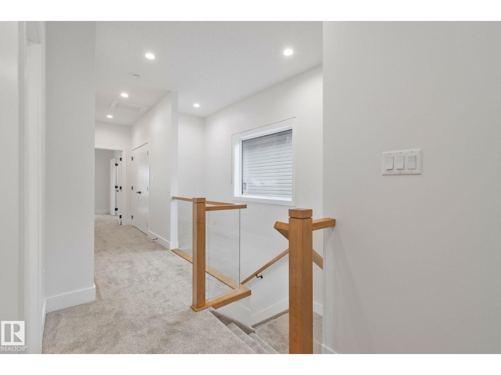 11036 128 St Nw, Edmonton, AB - Indoor Photo Showing Other Room