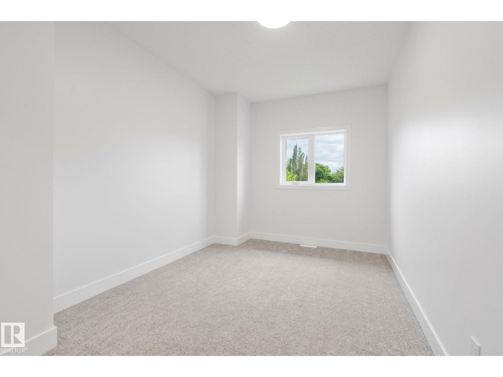 11036 128 St Nw, Edmonton, AB - Indoor Photo Showing Other Room