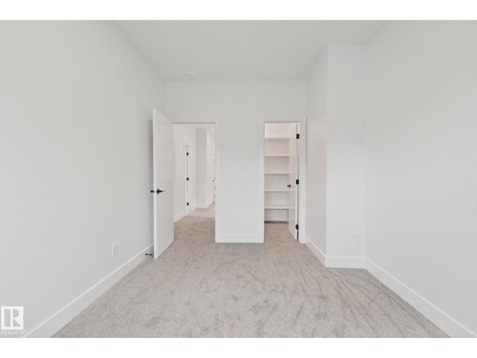 11036 128 St Nw, Edmonton, AB - Indoor