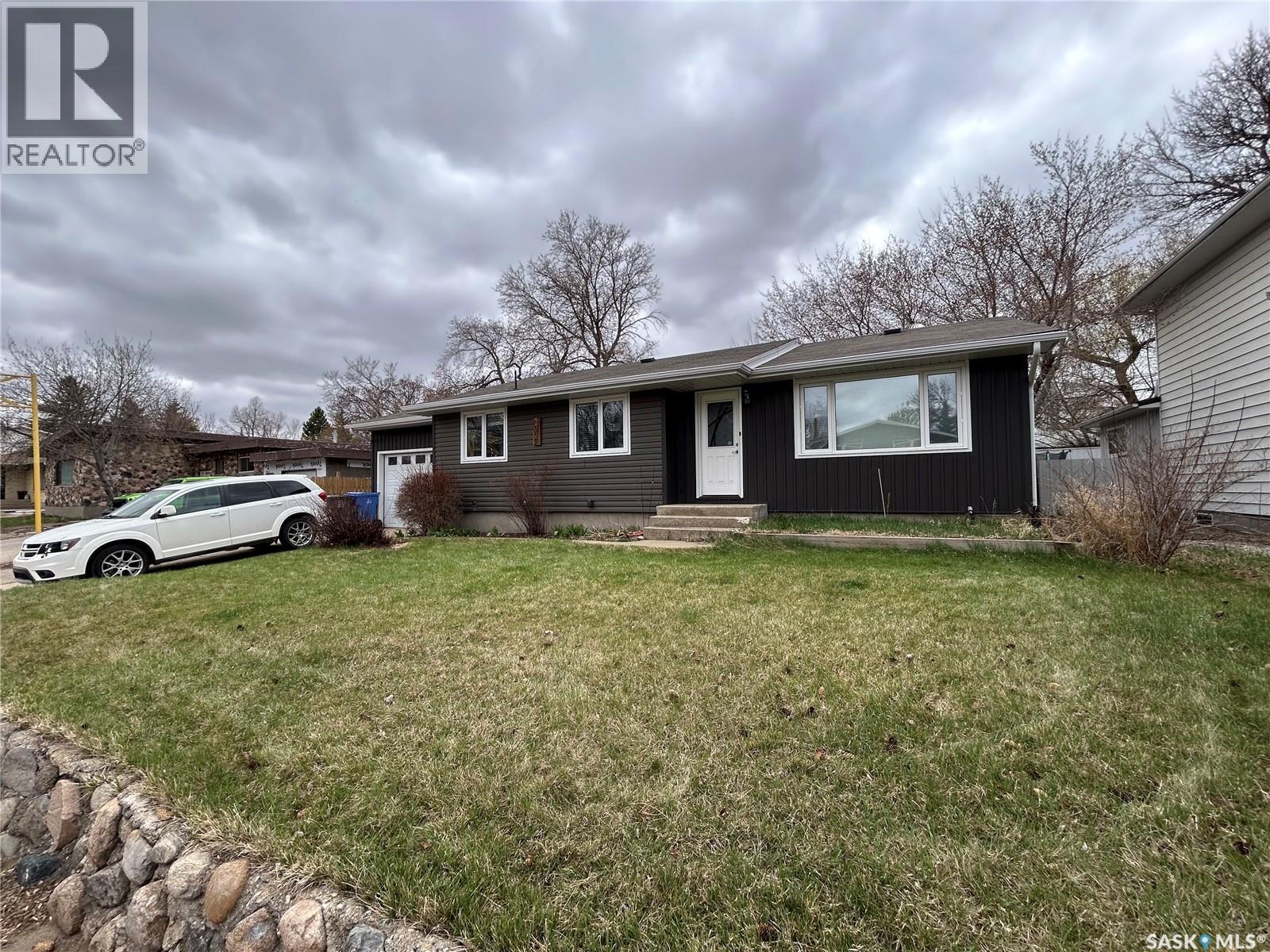 2007 Mayfair Bay, Estevan, SK - Outdoor