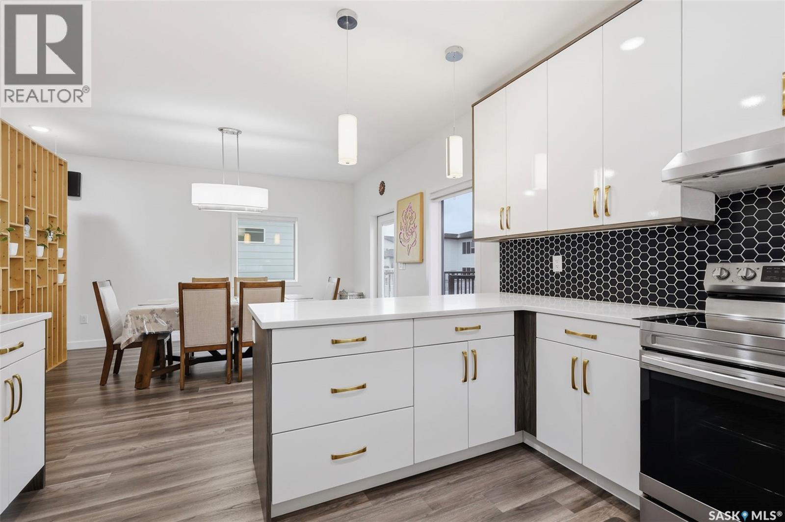 671 Underhill Road, Saskatoon, SK - Indoor Photo Showing Kitchen