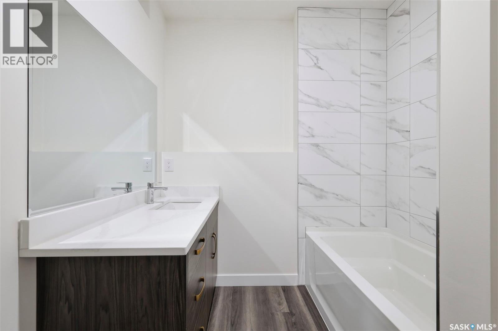 671 Underhill Road, Saskatoon, SK - Indoor Photo Showing Bathroom