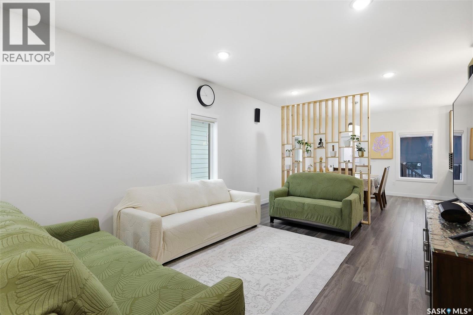 671 Underhill Road, Saskatoon, SK - Indoor Photo Showing Living Room