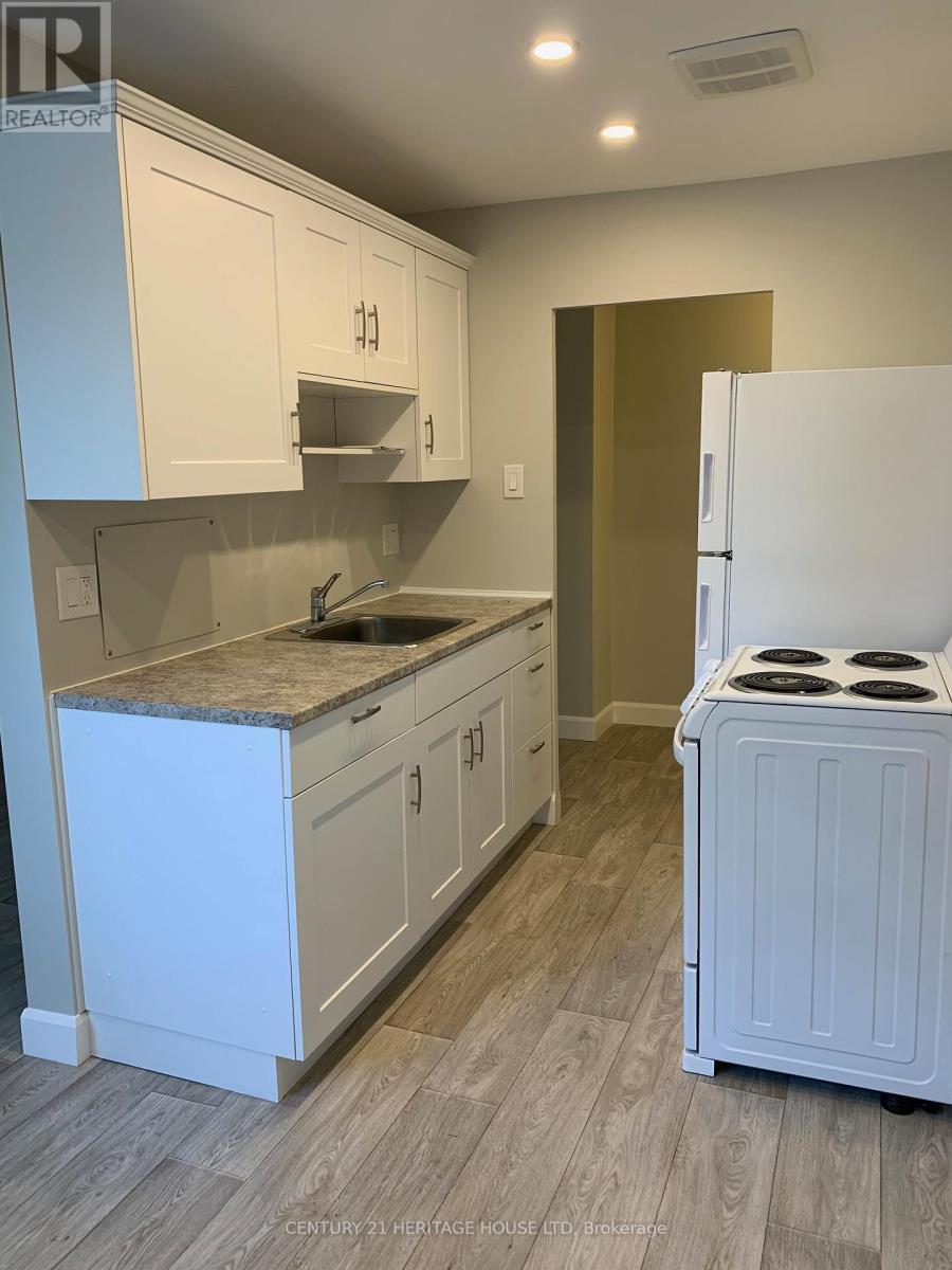 10 - 51 Chesterfield Avenue, London South (South J), ON - Indoor Photo Showing Kitchen