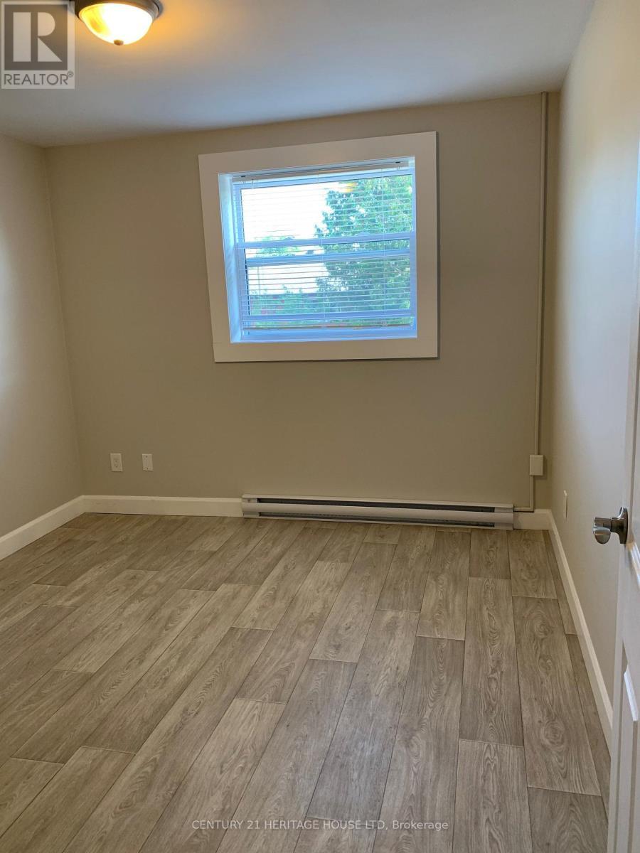 10 - 51 Chesterfield Avenue, London South (South J), ON - Indoor Photo Showing Other Room