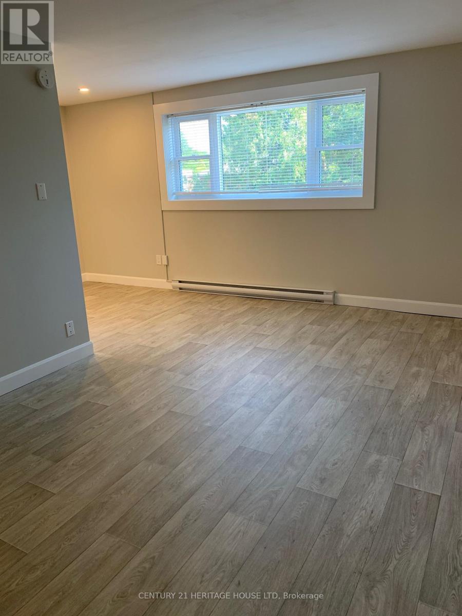 10 - 51 Chesterfield Avenue, London South (South J), ON - Indoor Photo Showing Other Room