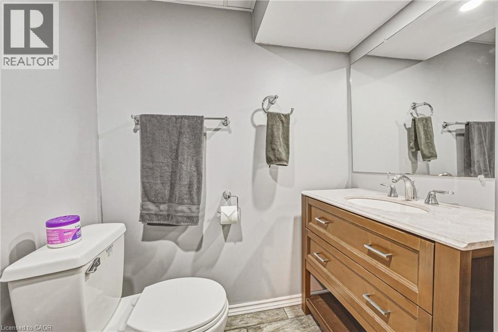 161 Ivon Avenue, Hamilton, ON - Indoor Photo Showing Bathroom