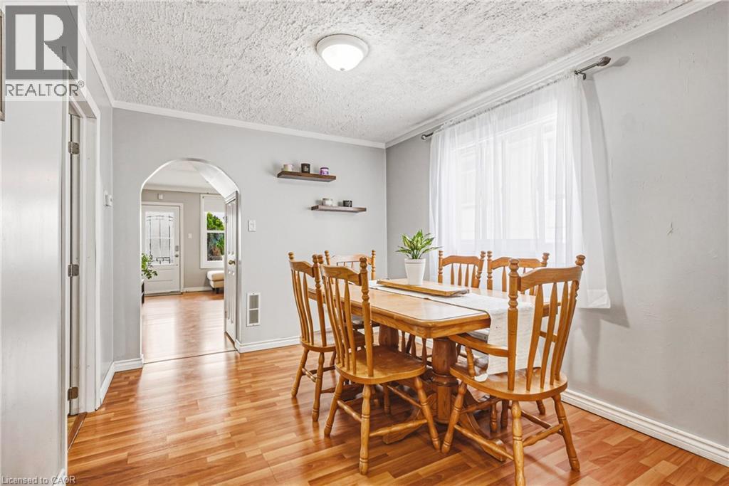 161 Ivon Avenue, Hamilton, ON - Indoor Photo Showing Dining Room