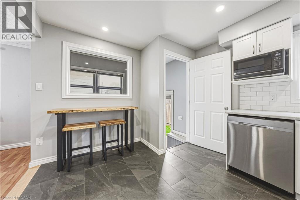 161 Ivon Avenue, Hamilton, ON - Indoor