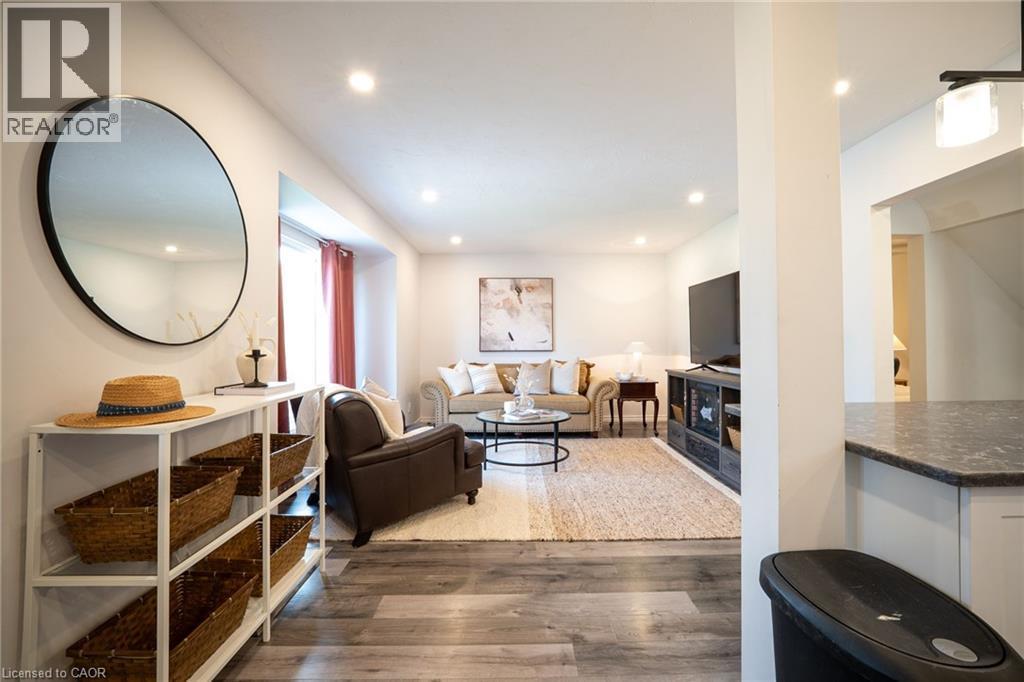 18 Armstrong Avenue, Hamilton, ON - Indoor
