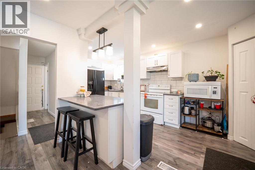 18 Armstrong Avenue, Hamilton, ON - Indoor Photo Showing Other Room