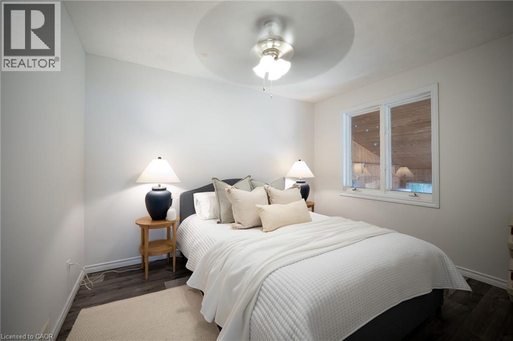 18 Armstrong Avenue, Hamilton, ON - Indoor Photo Showing Bedroom