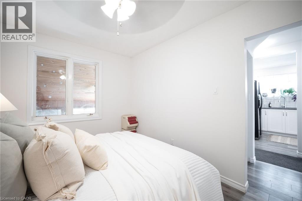18 Armstrong Avenue, Hamilton, ON - Indoor Photo Showing Bedroom