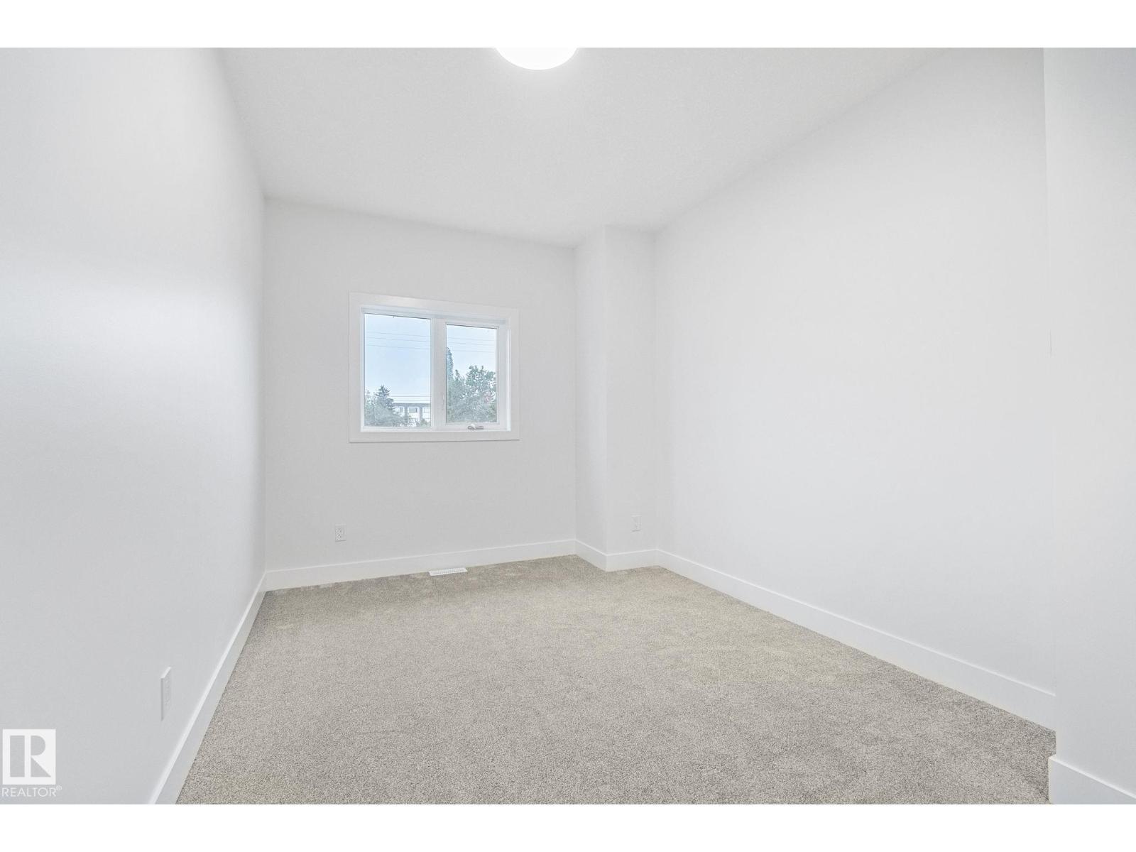 11032 128 St Nw, Edmonton, AB - Indoor Photo Showing Other Room