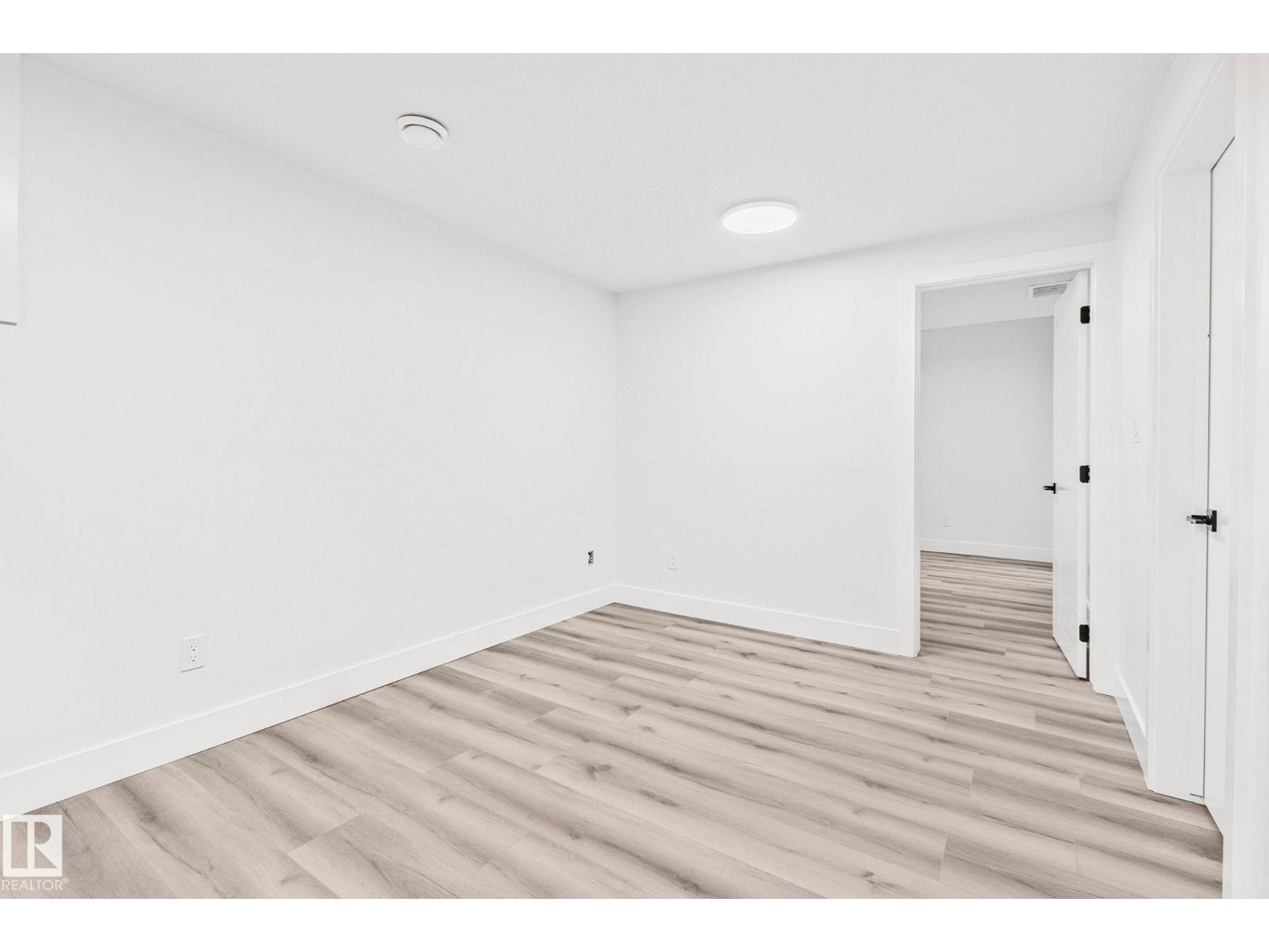 11032 128 St Nw, Edmonton, AB - Indoor Photo Showing Other Room