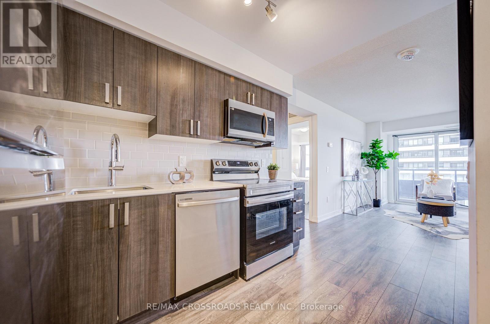 1506 - 1455 Celebration Drive, Pickering, ON - Indoor Photo Showing Kitchen