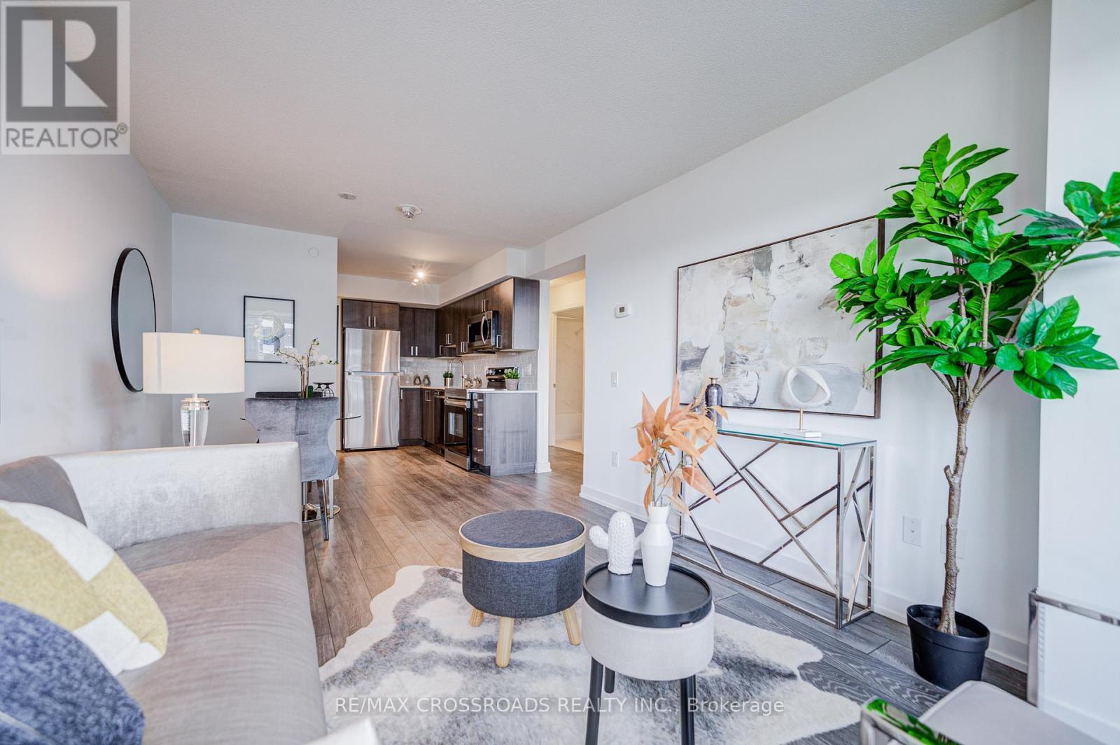 1506 - 1455 Celebration Drive, Pickering, ON - Indoor Photo Showing Living Room