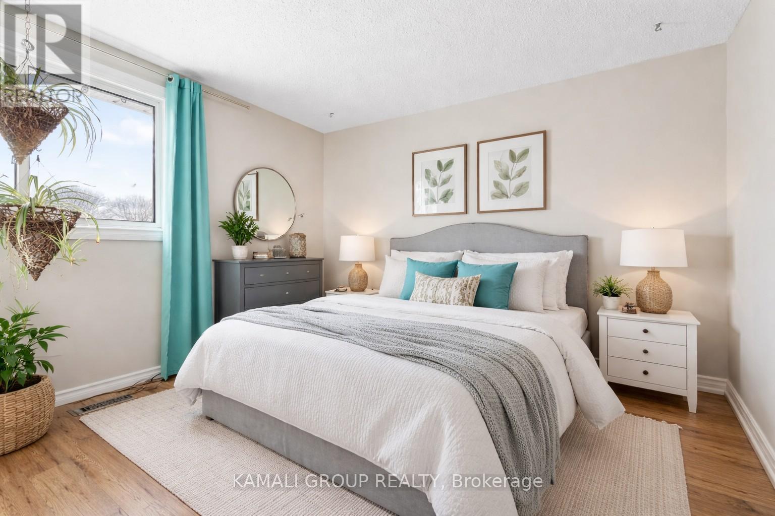 582 Lakeview Avenue, Oshawa, ON - Indoor Photo Showing Bedroom