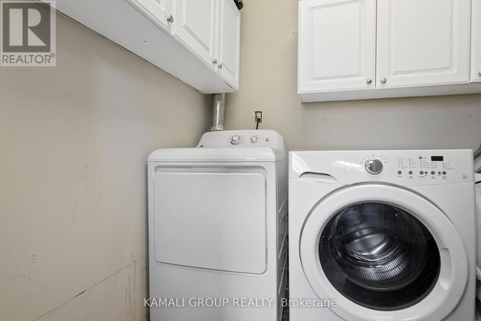 582 Lakeview Avenue, Oshawa, ON - Indoor Photo Showing Laundry Room