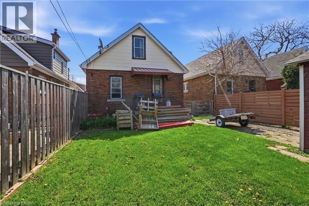 21 Weir Street N, Hamilton, ON - Outdoor