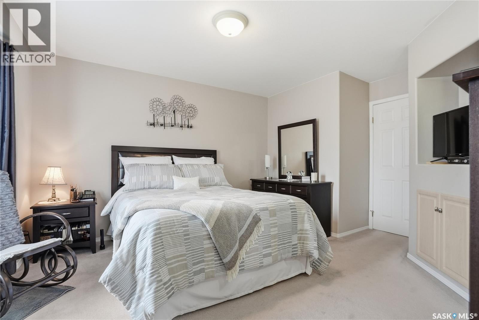 911 Chotem Crescent, Saskatoon, SK - Indoor Photo Showing Bedroom