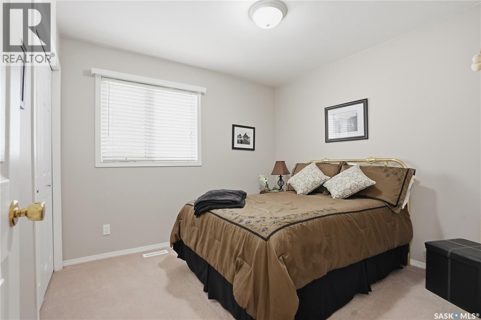 911 Chotem Crescent, Saskatoon, SK - Indoor Photo Showing Bedroom