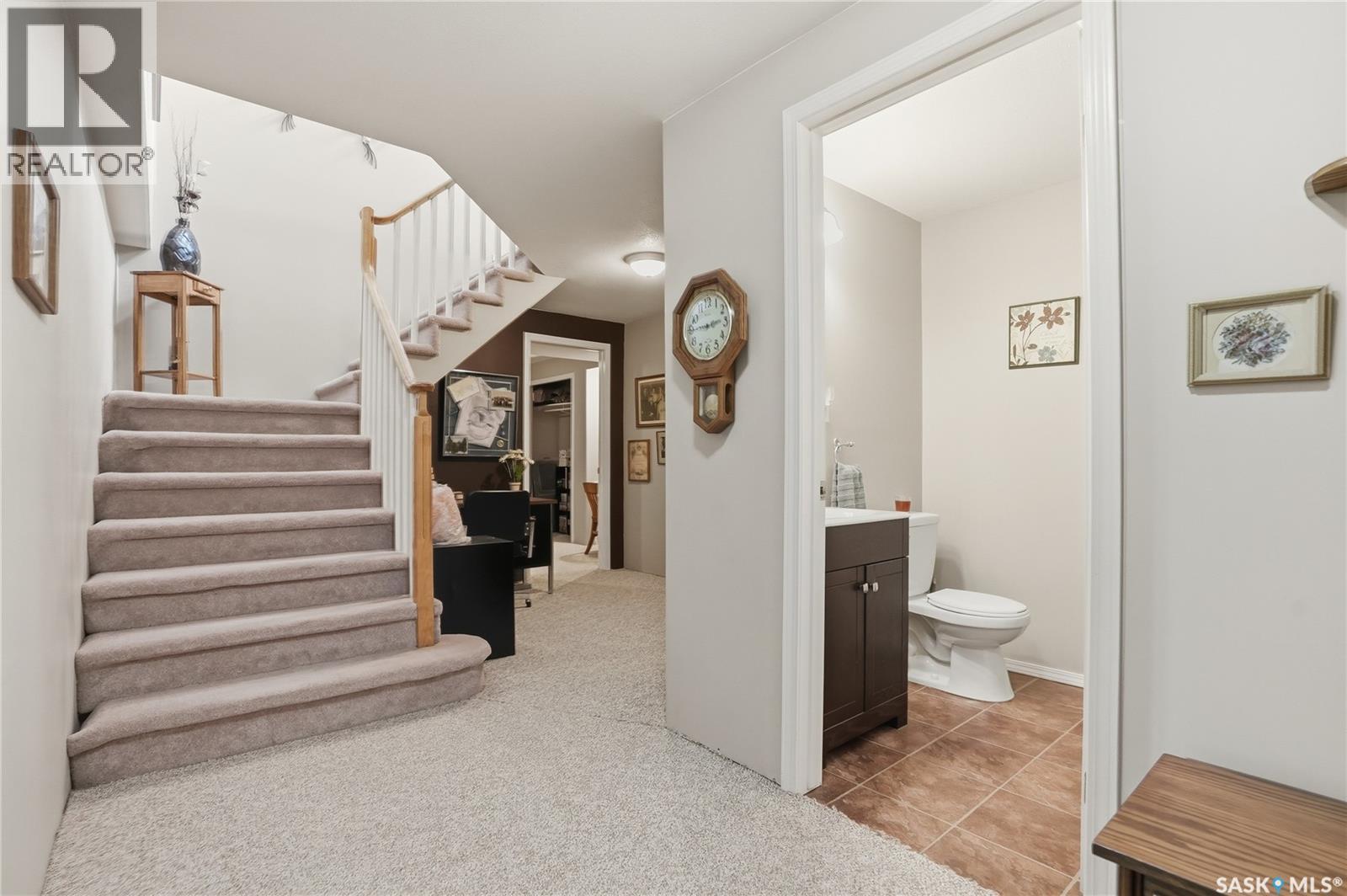 911 Chotem Crescent, Saskatoon, SK - Indoor