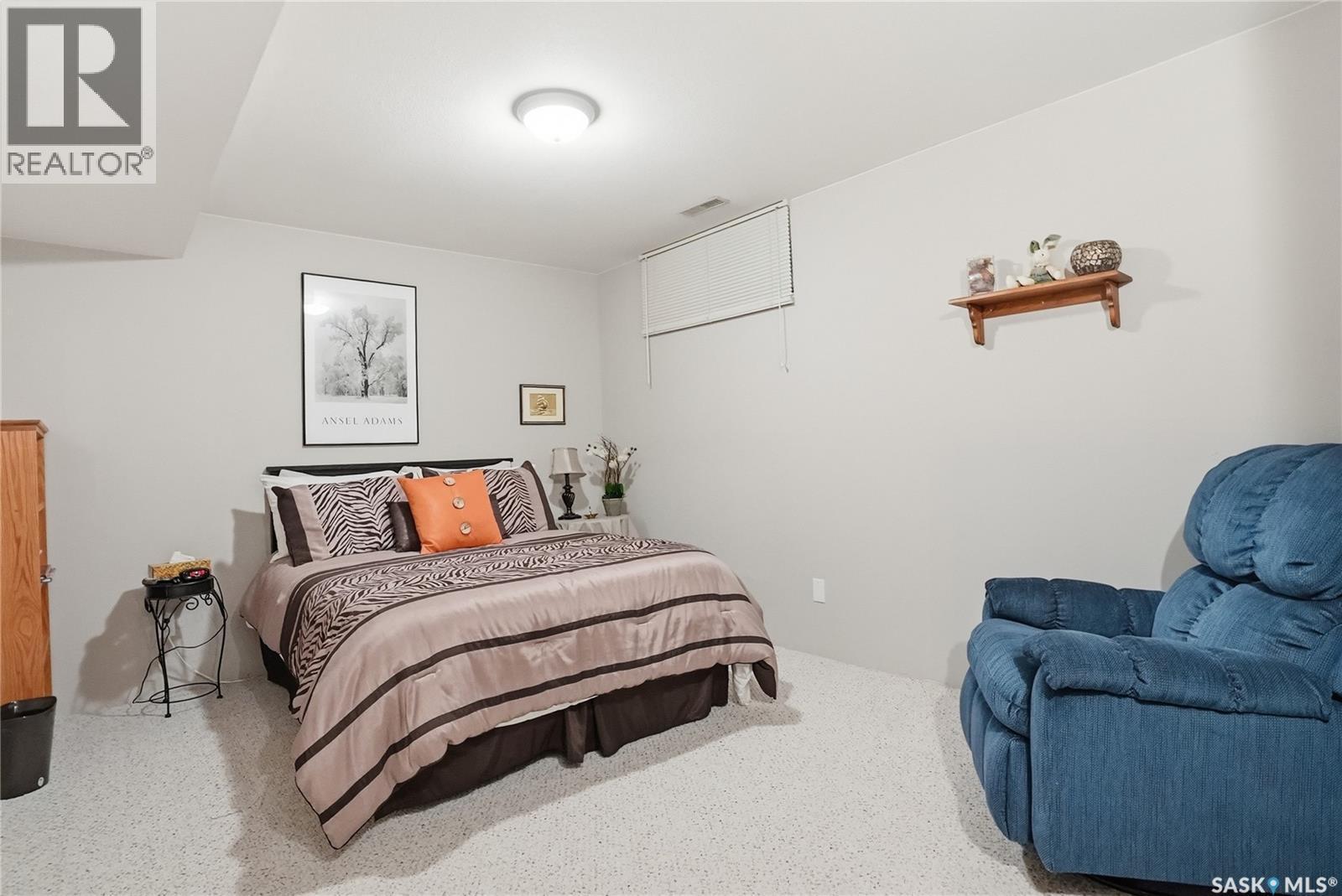 911 Chotem Crescent, Saskatoon, SK - Indoor Photo Showing Bedroom