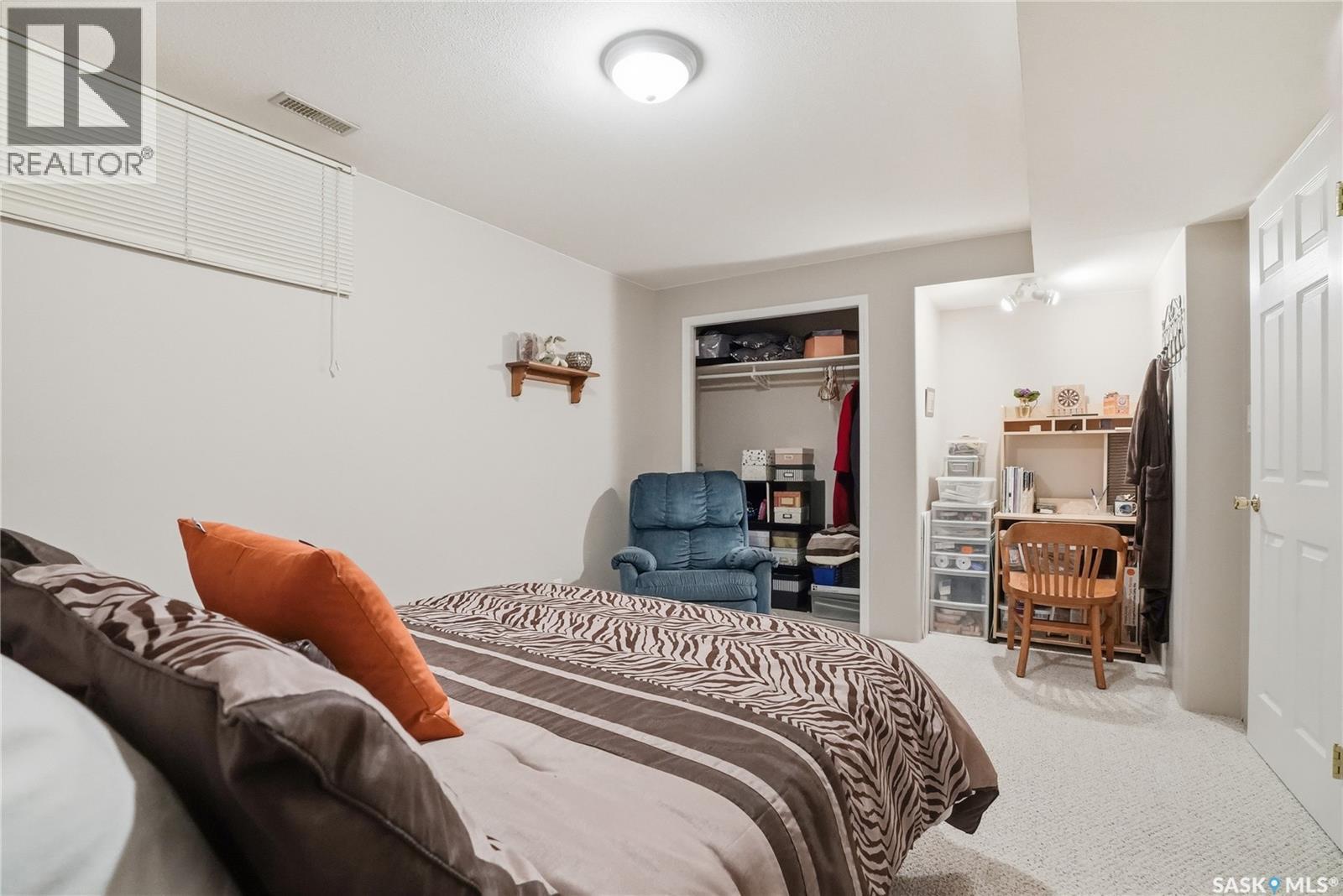 911 Chotem Crescent, Saskatoon, SK - Indoor Photo Showing Bedroom